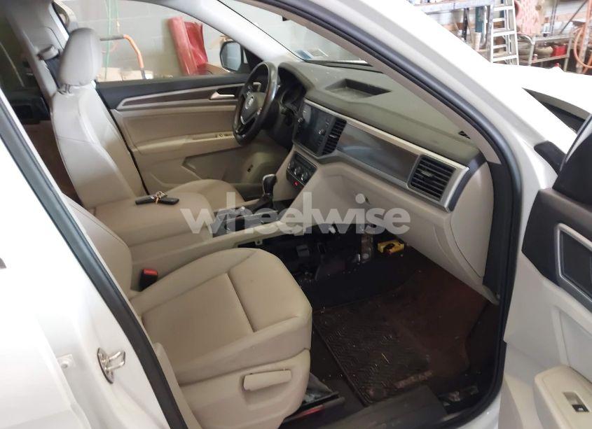 Photo 5 of 2019 Volkswagen Atlas 3.6L V6 SE W/TECHNOLOGY (VIN 1V2UR2CA2KC545740)