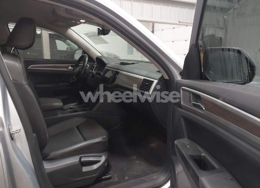 Photo 5 of 2019 Volkswagen Atlas 3.6L V6 SE W/TECHNOLOGY (VIN 1V2UR2CA3KC571571)