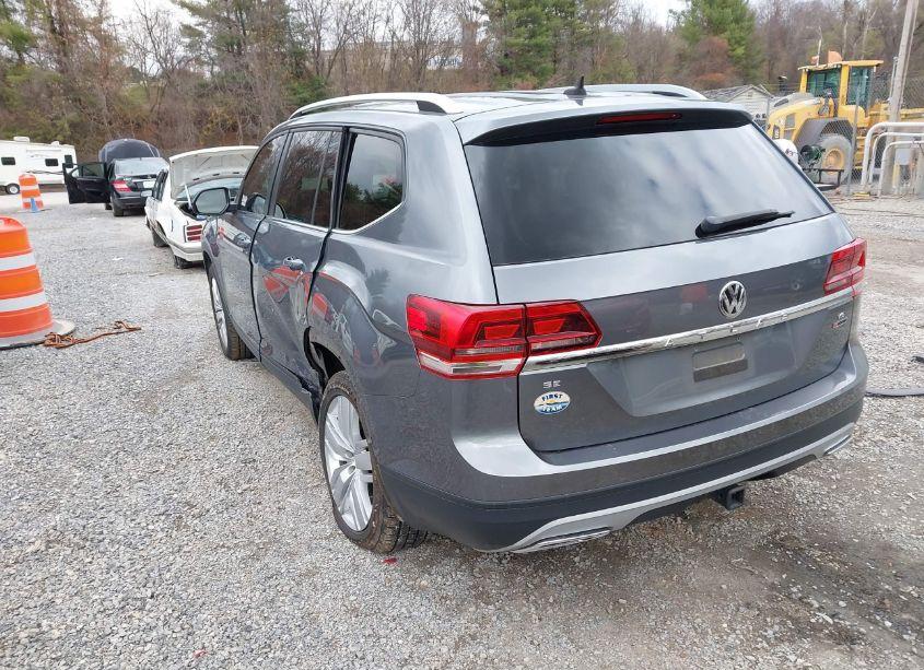 Photo 3 of 2019 Volkswagen Atlas 3.6L V6 SE W/TECHNOLOGY (VIN 1V2UR2CA5KC510741)