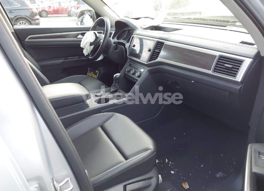 Photo 5 of 2019 Volkswagen Atlas 3.6L V6 SE W/TECHNOLOGY (VIN 1V2UR2CA6KC569880)