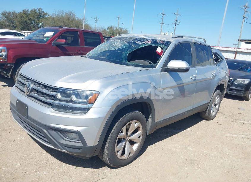Photo 2 of 2019 Volkswagen Atlas 3.6L V6 SE W/TECHNOLOGY (VIN 1V2UR2CA7KC579382)