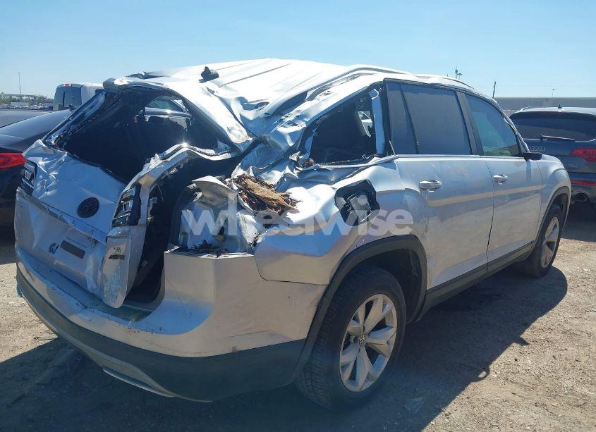Photo 4 of 2019 Volkswagen Atlas 3.6L V6 SE W/TECHNOLOGY (VIN 1V2UR2CA7KC579382)