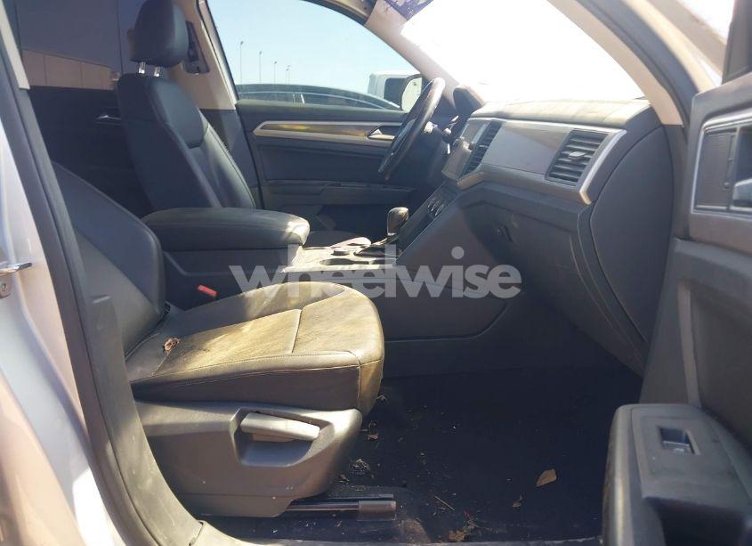 Photo 5 of 2019 Volkswagen Atlas 3.6L V6 SE W/TECHNOLOGY (VIN 1V2UR2CA7KC579382)