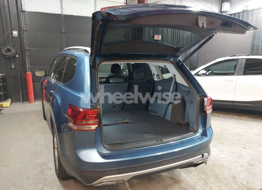 Photo 3 of 2019 Volkswagen Atlas 3.6L V6 SE W/TECHNOLOGY (VIN 1V2UR2CAXKC540866)