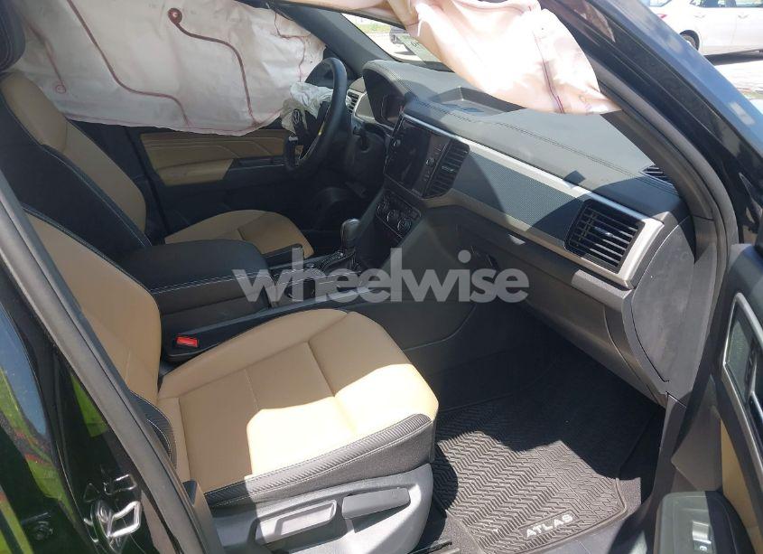 Photo 5 of 2023 Volkswagen Atlas CROSS SPORT 2.0T SE W/TECHNOLOGY (VIN 1V2WC2CA4PC217463)