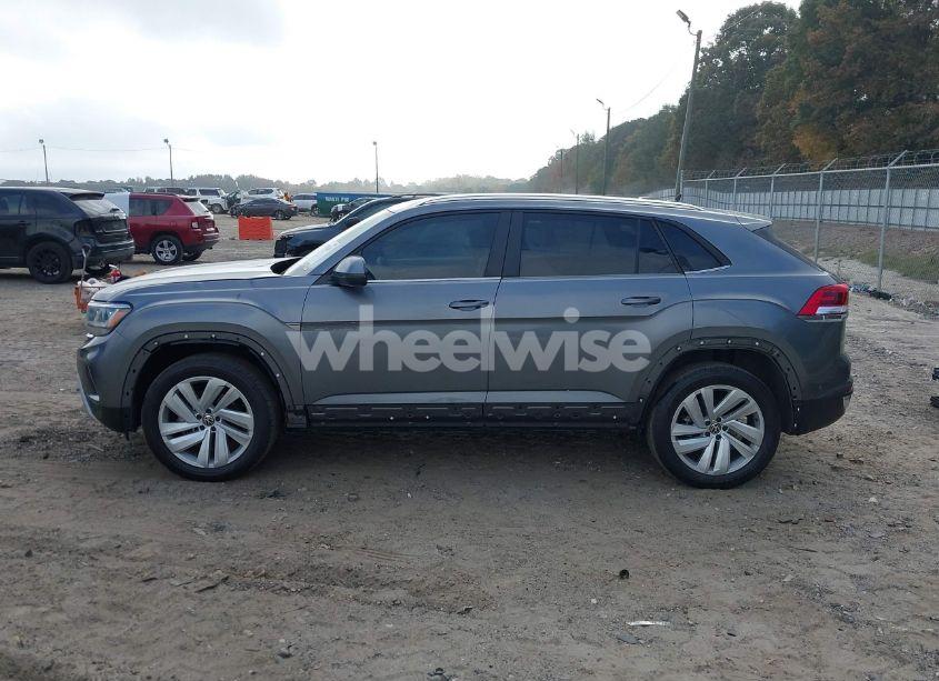 Photo 15 of 2023 Volkswagen Atlas CROSS SPORT 2.0T SE W/TECHNOLOGY (VIN 1V2WC2CA6PC227590)