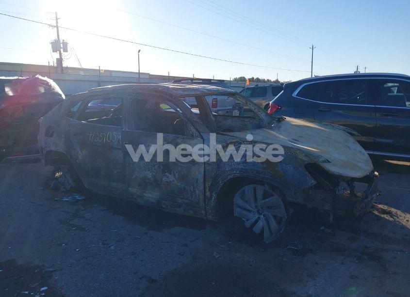 2022 Volkswagen Atlas CROSS SPORT 3.6L V6 SE W/TECHNOLOGY (VIN 1V2WE2CA0NC200943) main photo