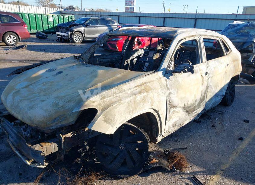 Photo 2 of 2022 Volkswagen Atlas CROSS SPORT 3.6L V6 SE W/TECHNOLOGY (VIN 1V2WE2CA0NC200943)