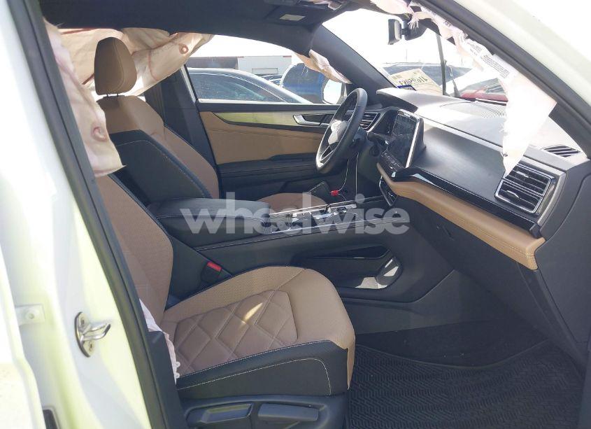 Photo 5 of 2024 Volkswagen Atlas CROSS SPORT 2.0T SE W/TECHNOLOGY (VIN 1V2WE2CA0RC245631)