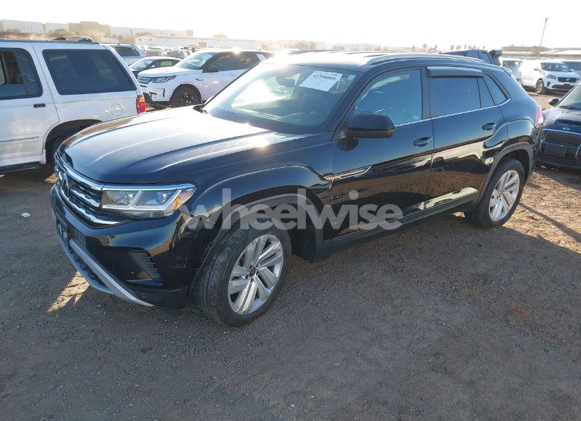 Photo 2 of 2021 Volkswagen Atlas CROSS SPORT 3.6L V6 SE W/TECHNOLOGY (VIN 1V2WE2CA2MC221789)