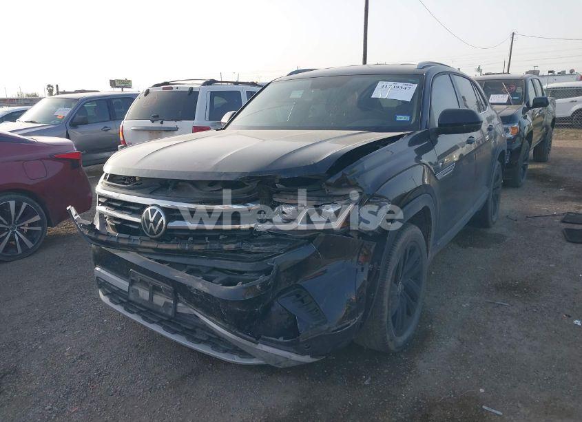 Photo 2 of 2021 Volkswagen Atlas CROSS SPORT 3.6L V6 SE W/TECHNOLOGY (VIN 1V2WE2CA3MC240934)