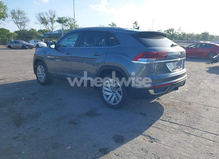 Photo 3 of 2022 Volkswagen Atlas CROSS SPORT 3.6L V6 SE W/TECHNOLOGY (VIN 1V2WE2CA3NC218854)