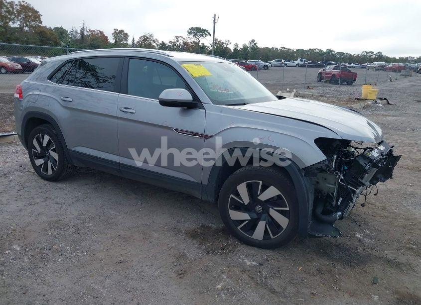 2024 Volkswagen Atlas CROSS SPORT 2.0T SE W/TECHNOLOGY (VIN 1V2WE2CA3RC202868) main photo