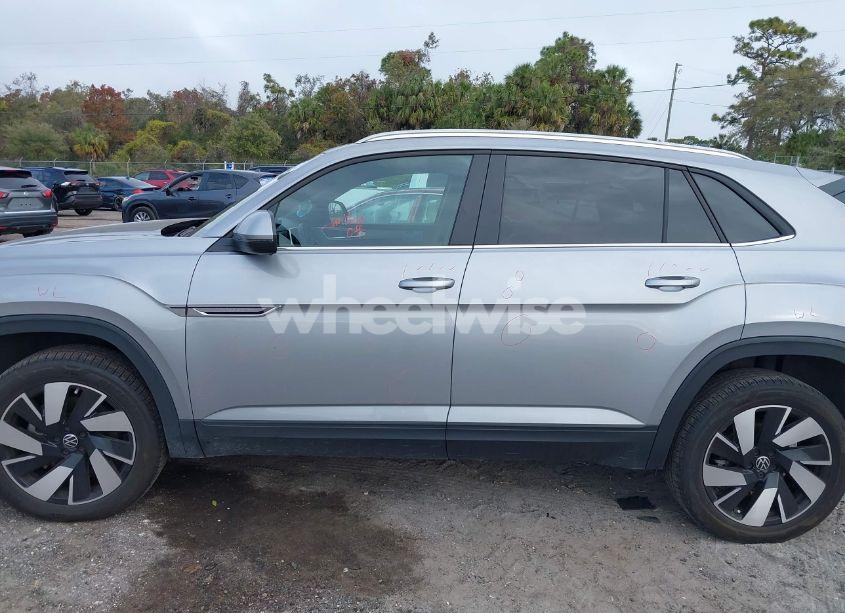 Photo 14 of 2024 Volkswagen Atlas CROSS SPORT 2.0T SE W/TECHNOLOGY (VIN 1V2WE2CA3RC202868)