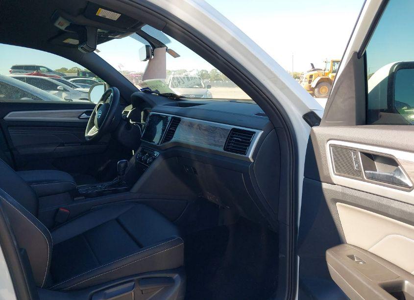 Photo 5 of 2022 Volkswagen Atlas CROSS SPORT 3.6L V6 SE W/TECHNOLOGY (VIN 1V2WE2CA8NC209308)
