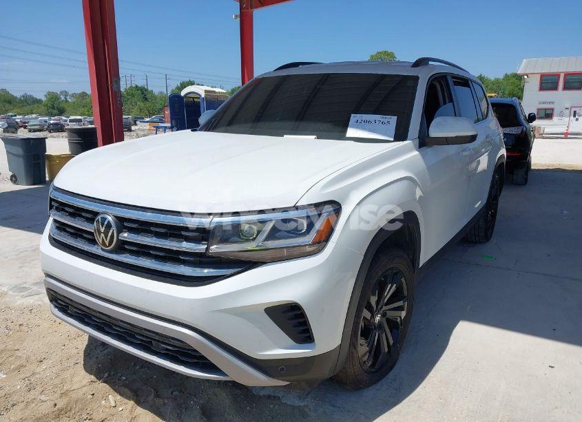 Photo 2 of 2022 Volkswagen Atlas 2.0T SE W/TECHNOLOGY (VIN 1V2WP2CA0NC552690)