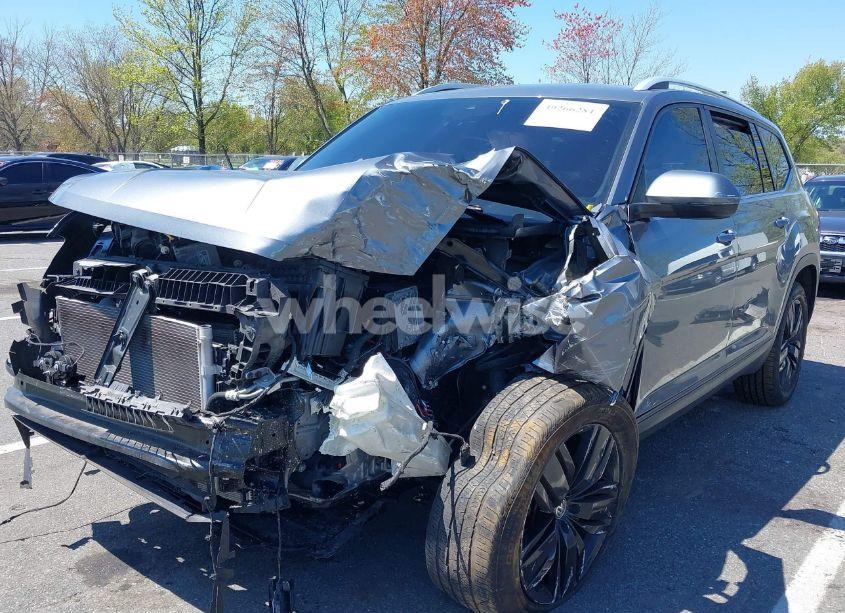 Photo 2 of 2019 Volkswagen Atlas 2.0T SE W/TECHNOLOGY (VIN 1V2WP2CA1KC588111)