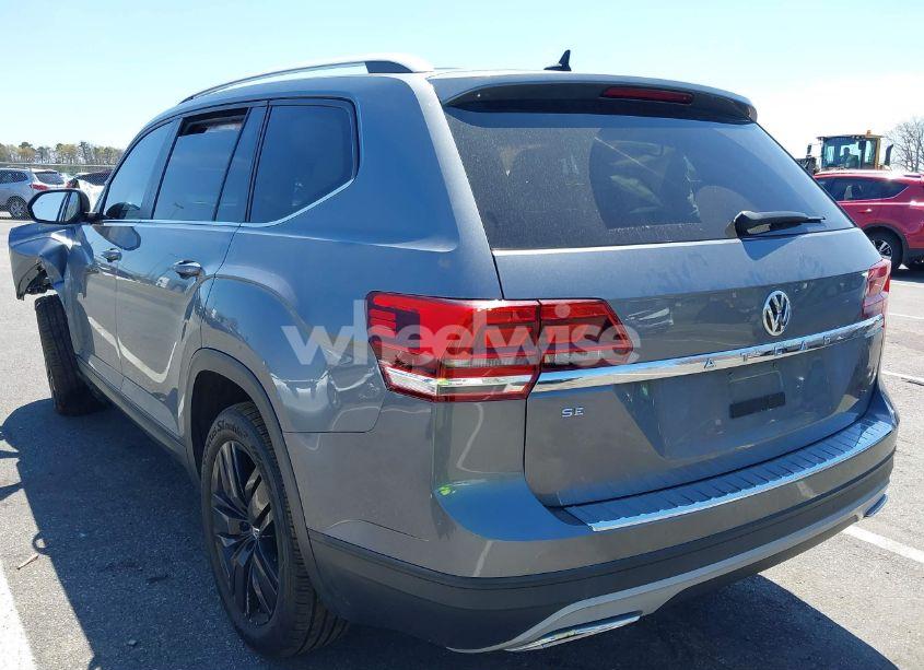 Photo 3 of 2019 Volkswagen Atlas 2.0T SE W/TECHNOLOGY (VIN 1V2WP2CA1KC588111)