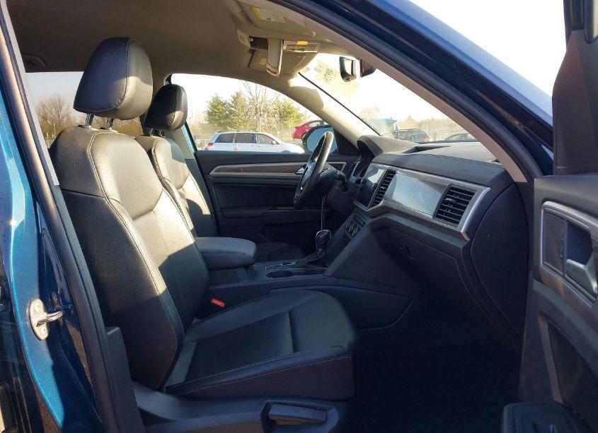 Photo 5 of 2019 Volkswagen Atlas 2.0T SE W/TECHNOLOGY (VIN 1V2WP2CA6KC587746)