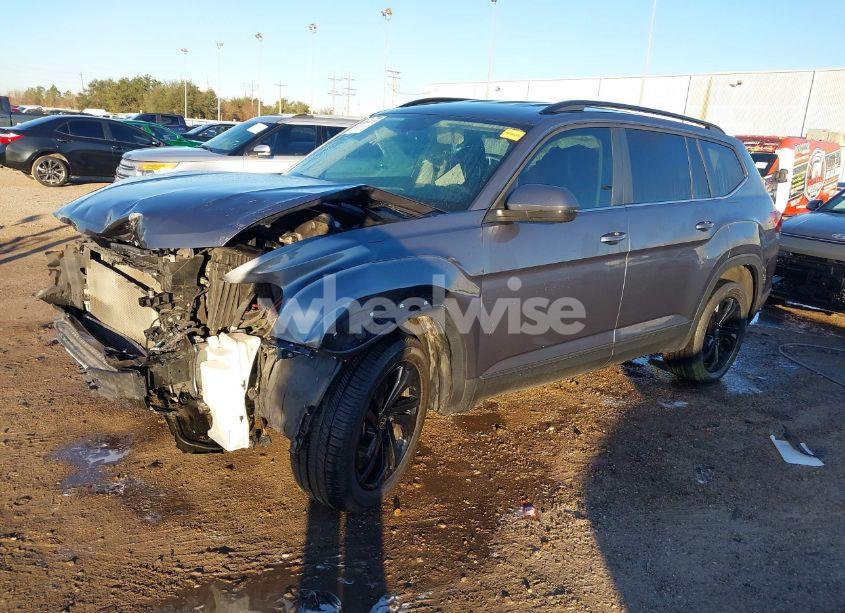 Photo 2 of 2023 Volkswagen Atlas 2.0T SE W/TECHNOLOGY (VIN 1V2WP2CA7PC549921)