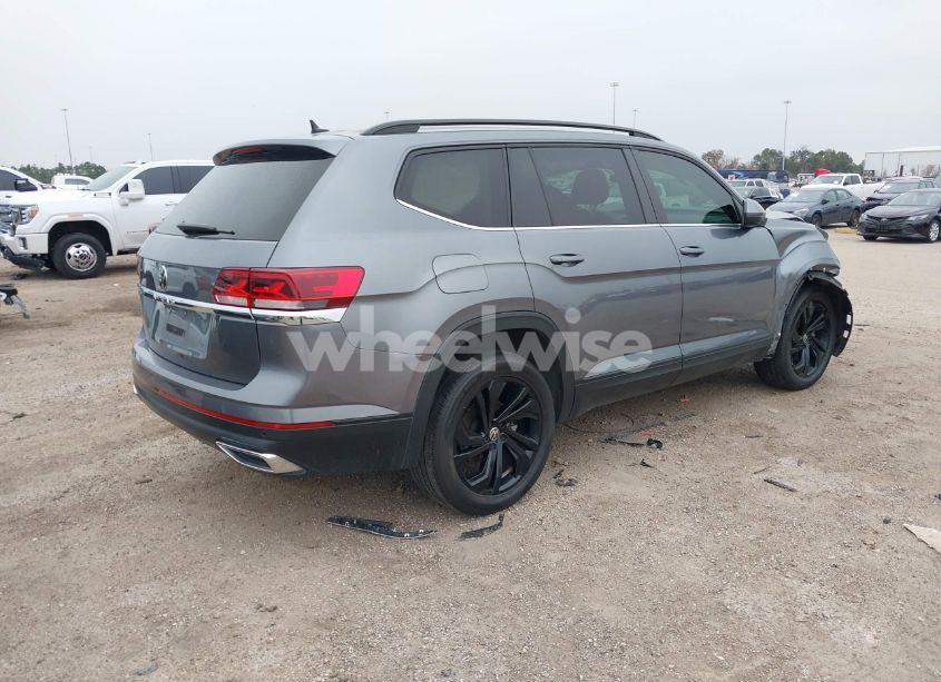 Photo 4 of 2023 Volkswagen Atlas 2.0T SE W/TECHNOLOGY (VIN 1V2WP2CA7PC549921)