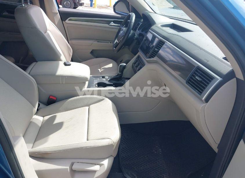 Photo 5 of 2019 Volkswagen Atlas 3.6L V6 SE W/TECHNOLOGY (VIN 1V2WR2CA0KC517802)