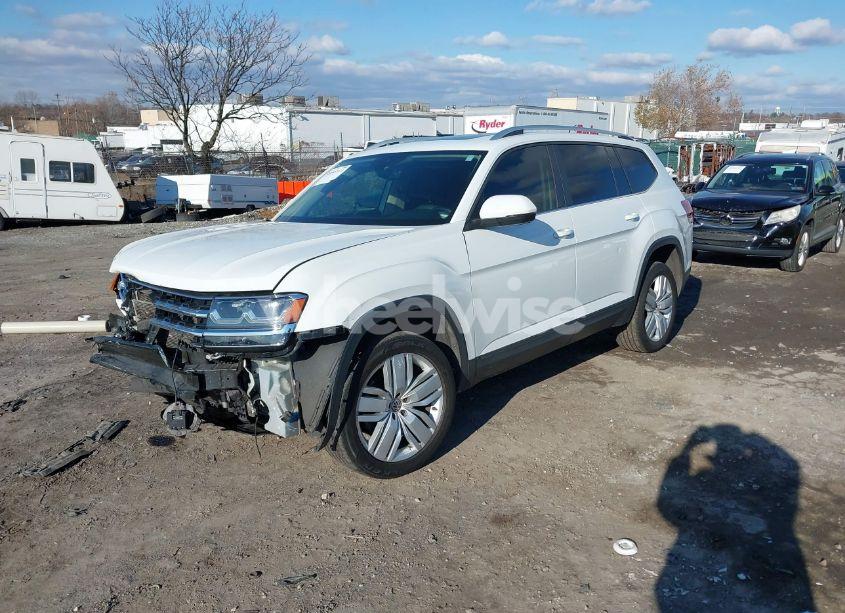Photo 2 of 2019 Volkswagen Atlas 3.6L V6 SE W/TECHNOLOGY (VIN 1V2WR2CA0KC595366)