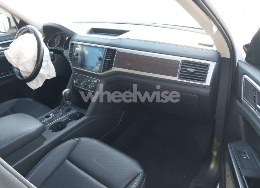 Photo 5 of 2019 Volkswagen Atlas 3.6L V6 SE W/TECHNOLOGY (VIN 1V2WR2CA0KC595366)