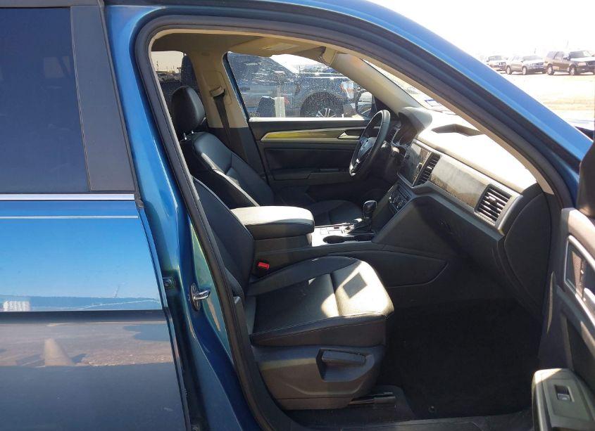 Photo 5 of 2019 Volkswagen Atlas 3.6L V6 SE W/TECHNOLOGY (VIN 1V2WR2CA1KC557368)