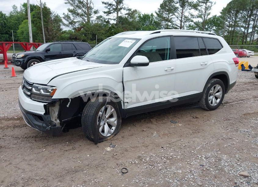 Photo 2 of 2019 Volkswagen Atlas 3.6L V6 SE W/TECHNOLOGY (VIN 1V2WR2CA2KC545696)