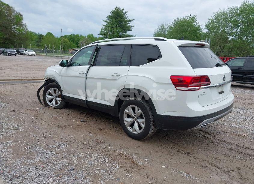 Photo 3 of 2019 Volkswagen Atlas 3.6L V6 SE W/TECHNOLOGY (VIN 1V2WR2CA2KC545696)