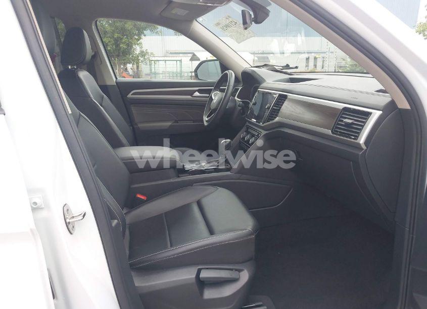 Photo 5 of 2022 Volkswagen Atlas 3.6L V6 SE W/TECHNOLOGY (VIN 1V2WR2CA2NC517904)