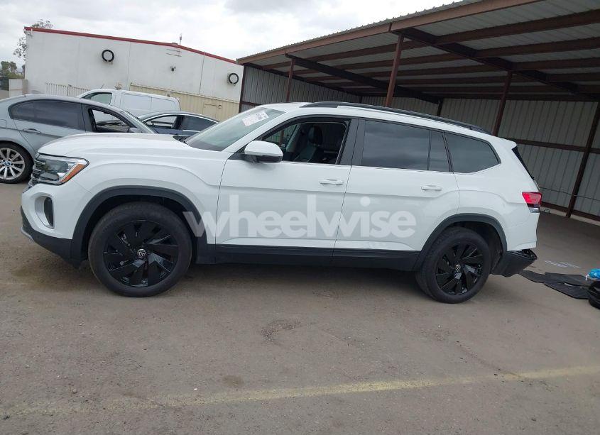 Photo 14 of 2024 Volkswagen Atlas 2.0T SE W/TECHNOLOGY (VIN 1V2WR2CA2RC560161)