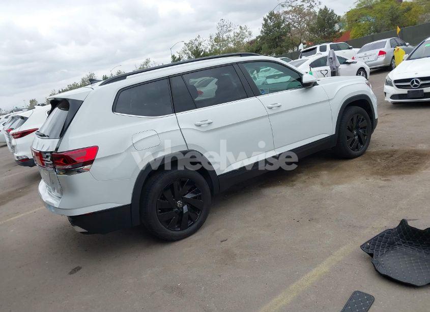 Photo 4 of 2024 Volkswagen Atlas 2.0T SE W/TECHNOLOGY (VIN 1V2WR2CA2RC560161)