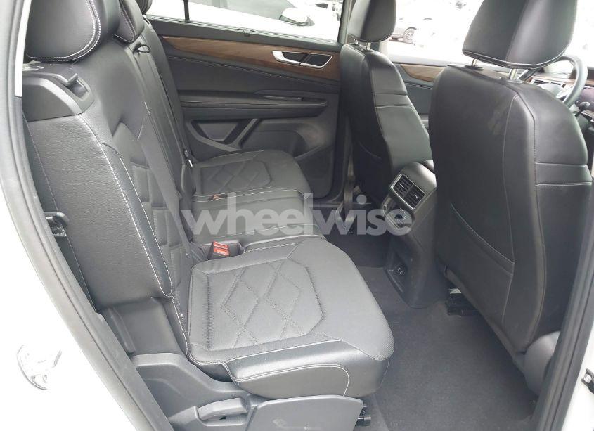 Photo 8 of 2024 Volkswagen Atlas 2.0T SE W/TECHNOLOGY (VIN 1V2WR2CA2RC560161)