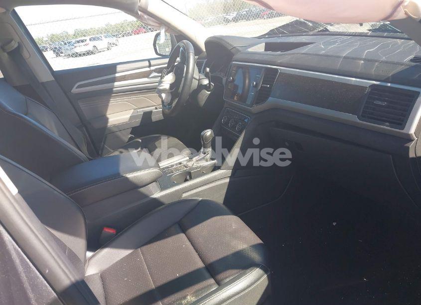 Photo 5 of 2021 Volkswagen Atlas 3.6L V6 SE W/TECHNOLOGY (VIN 1V2WR2CA3MC602149)