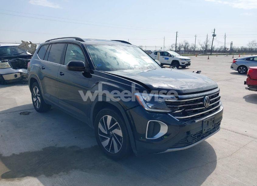 2024 Volkswagen Atlas 2.0T SE W/TECHNOLOGY (VIN 1V2WR2CA3RC503516) main photo