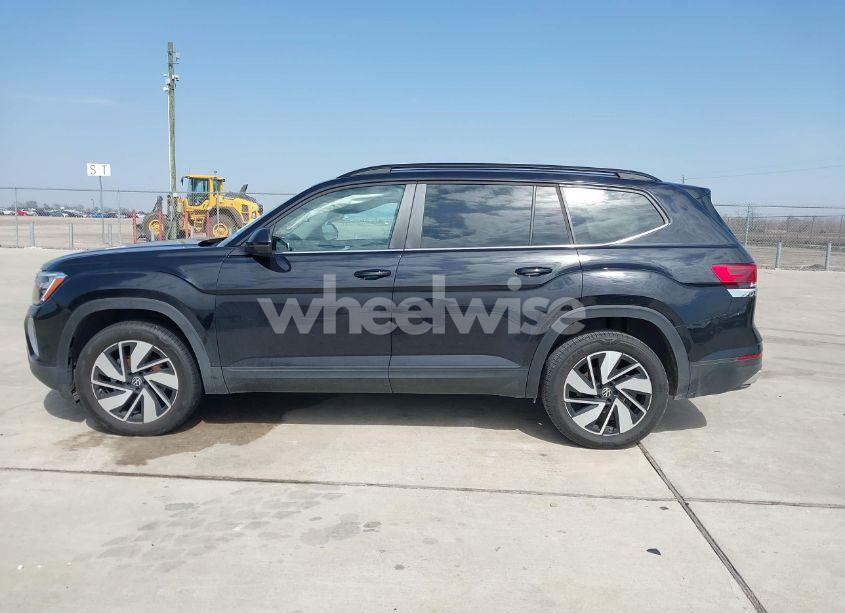 Photo 14 of 2024 Volkswagen Atlas 2.0T SE W/TECHNOLOGY (VIN 1V2WR2CA3RC503516)