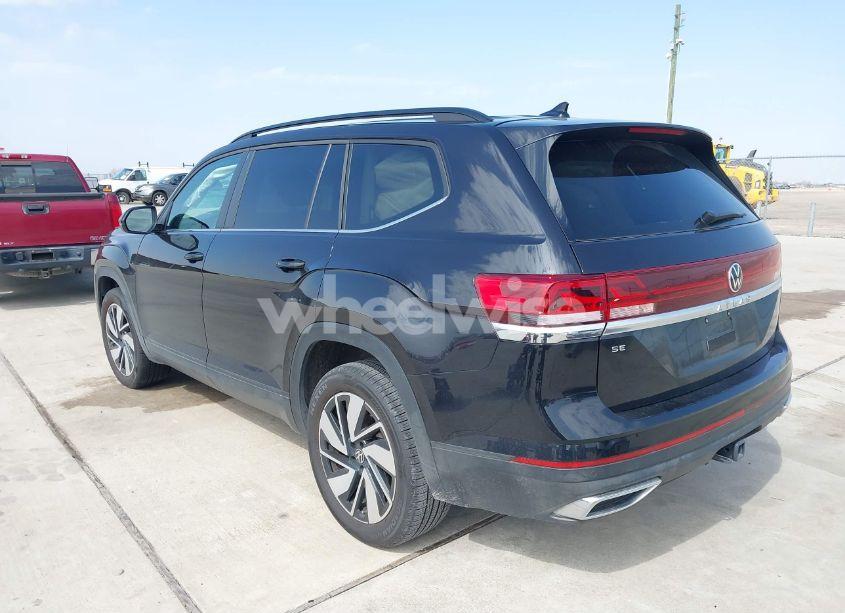 Photo 3 of 2024 Volkswagen Atlas 2.0T SE W/TECHNOLOGY (VIN 1V2WR2CA3RC503516)