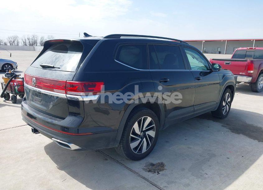 Photo 4 of 2024 Volkswagen Atlas 2.0T SE W/TECHNOLOGY (VIN 1V2WR2CA3RC503516)