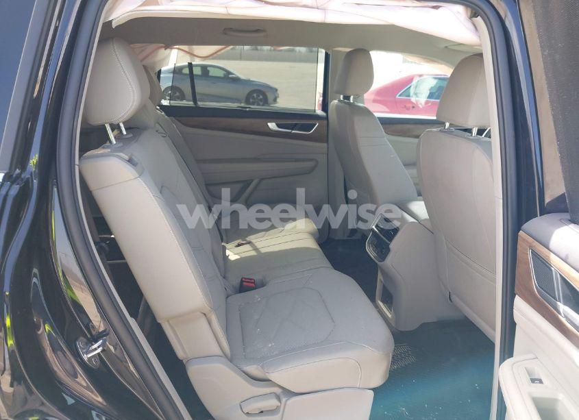 Photo 8 of 2024 Volkswagen Atlas 2.0T SE W/TECHNOLOGY (VIN 1V2WR2CA3RC503516)