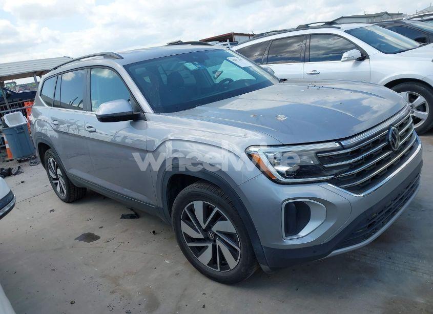 2024 Volkswagen Atlas 2.0T SE W/TECHNOLOGY (VIN 1V2WR2CA3RC567572) main photo