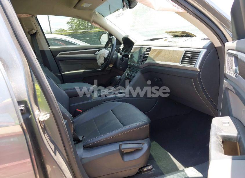 Photo 5 of 2021 Volkswagen Atlas 3.6L V6 SE W/TECHNOLOGY (VIN 1V2WR2CA4MC541958)