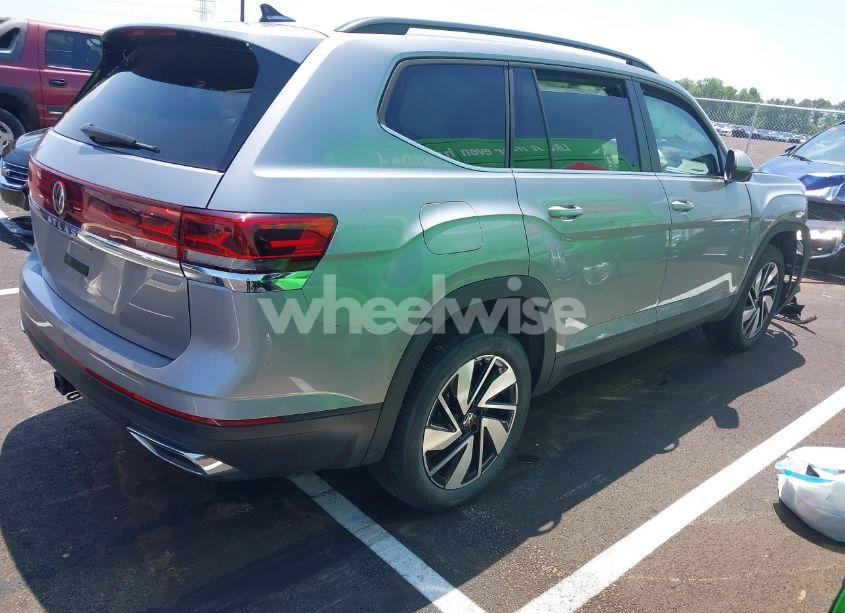Photo 4 of 2025 Volkswagen Atlas 2.0T SE W/TECHNOLOGY (VIN 1V2WR2CA4SC509329)
