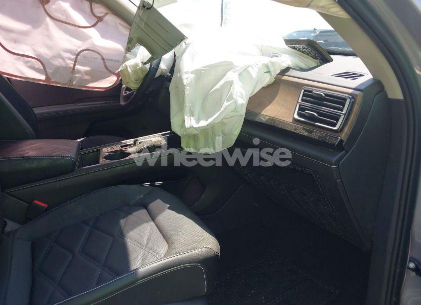 Photo 5 of 2025 Volkswagen Atlas 2.0T SE W/TECHNOLOGY (VIN 1V2WR2CA4SC509329)