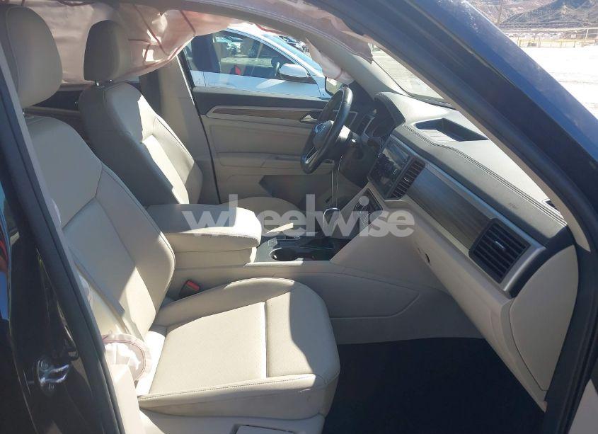 Photo 5 of 2021 Volkswagen Atlas 3.6L V6 SE W/TECHNOLOGY (VIN 1V2WR2CA5MC502845)