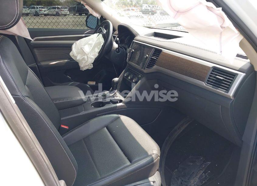 Photo 5 of 2021 Volkswagen Atlas 3.6L V6 SE W/TECHNOLOGY (VIN 1V2WR2CA5MC569901)