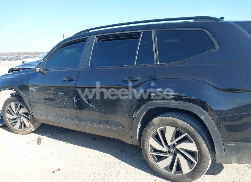 Photo 14 of 2024 Volkswagen Atlas 2.0T SE W/TECHNOLOGY (VIN 1V2WR2CA5RC548831)