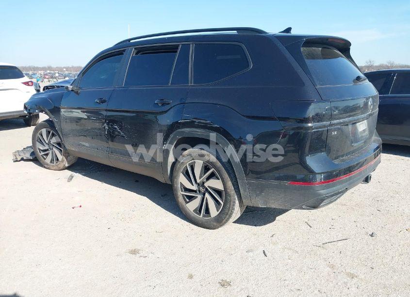 Photo 3 of 2024 Volkswagen Atlas 2.0T SE W/TECHNOLOGY (VIN 1V2WR2CA5RC548831)