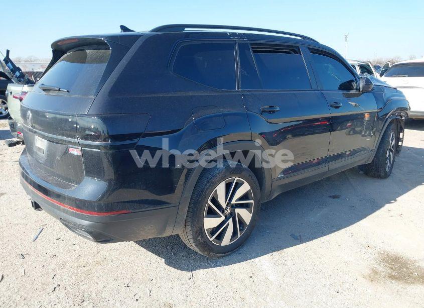 Photo 4 of 2024 Volkswagen Atlas 2.0T SE W/TECHNOLOGY (VIN 1V2WR2CA5RC548831)